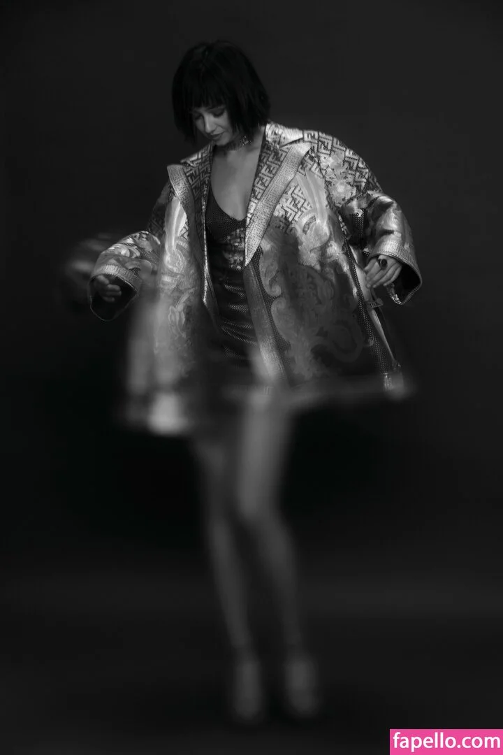 Sydney Chandler Onlyfans Photo Gallery 