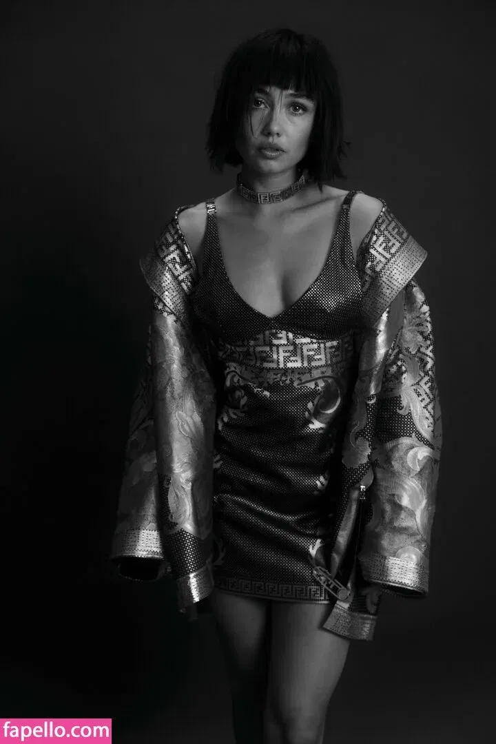 Sydney Chandler Onlyfans Photo Gallery 