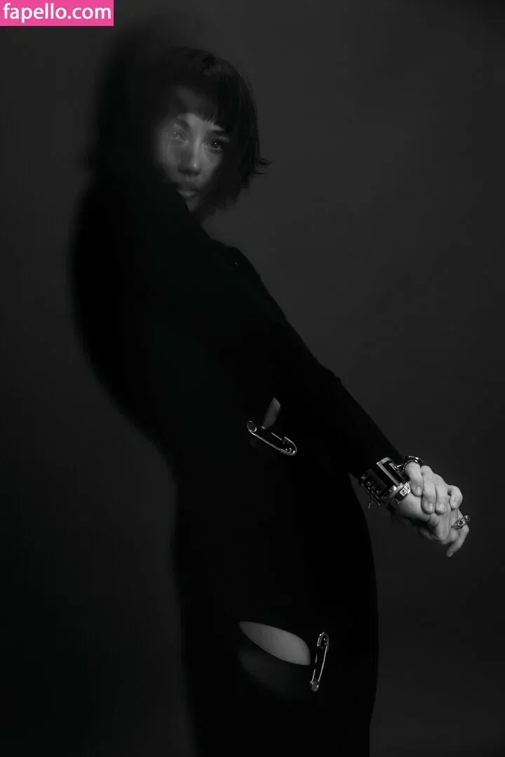 Sydney Chandler Onlyfans Photo Gallery 