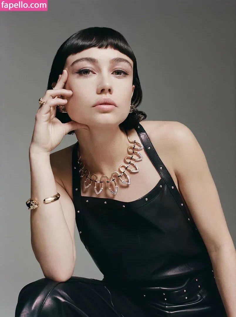 Sydney Chandler Onlyfans Photo Gallery 