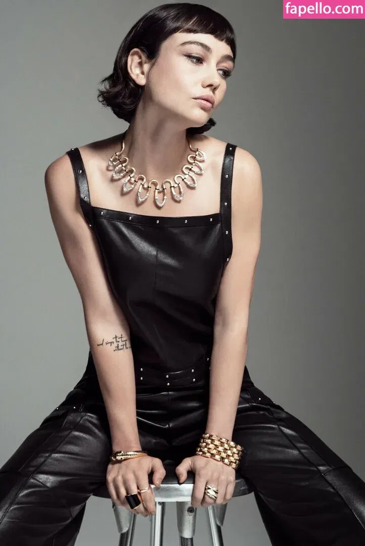 Sydney Chandler Onlyfans Photo Gallery 