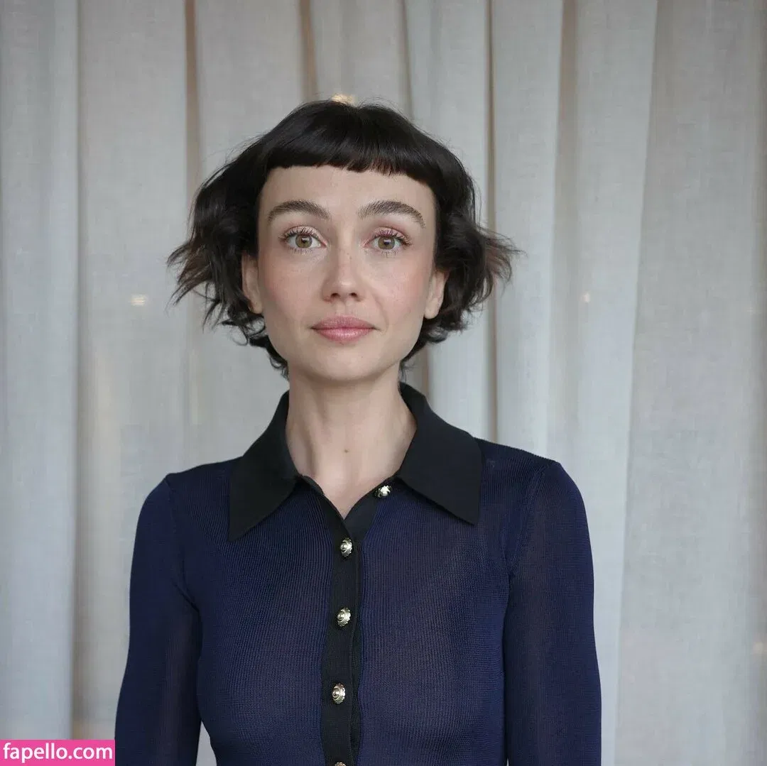 Sydney Chandler Onlyfans Photo Gallery 