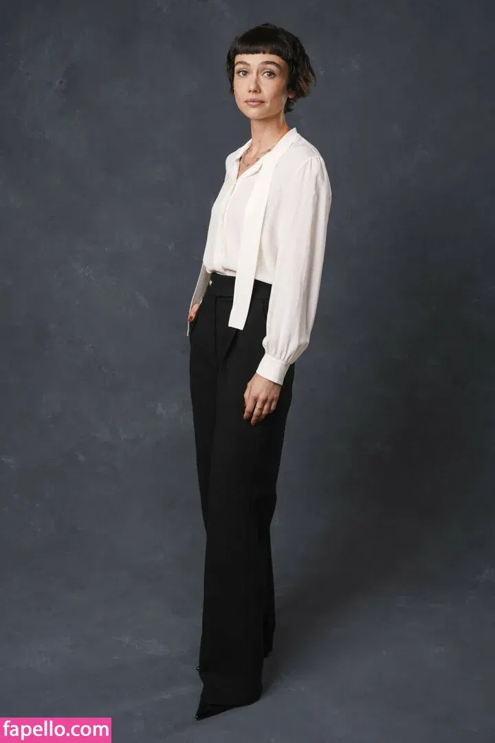 Sydney Chandler Onlyfans Photo Gallery 