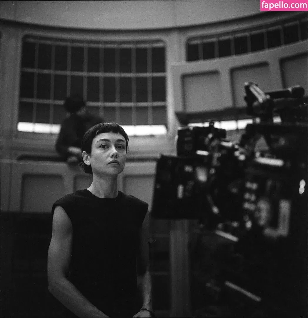 Sydney Chandler Onlyfans Photo Gallery 