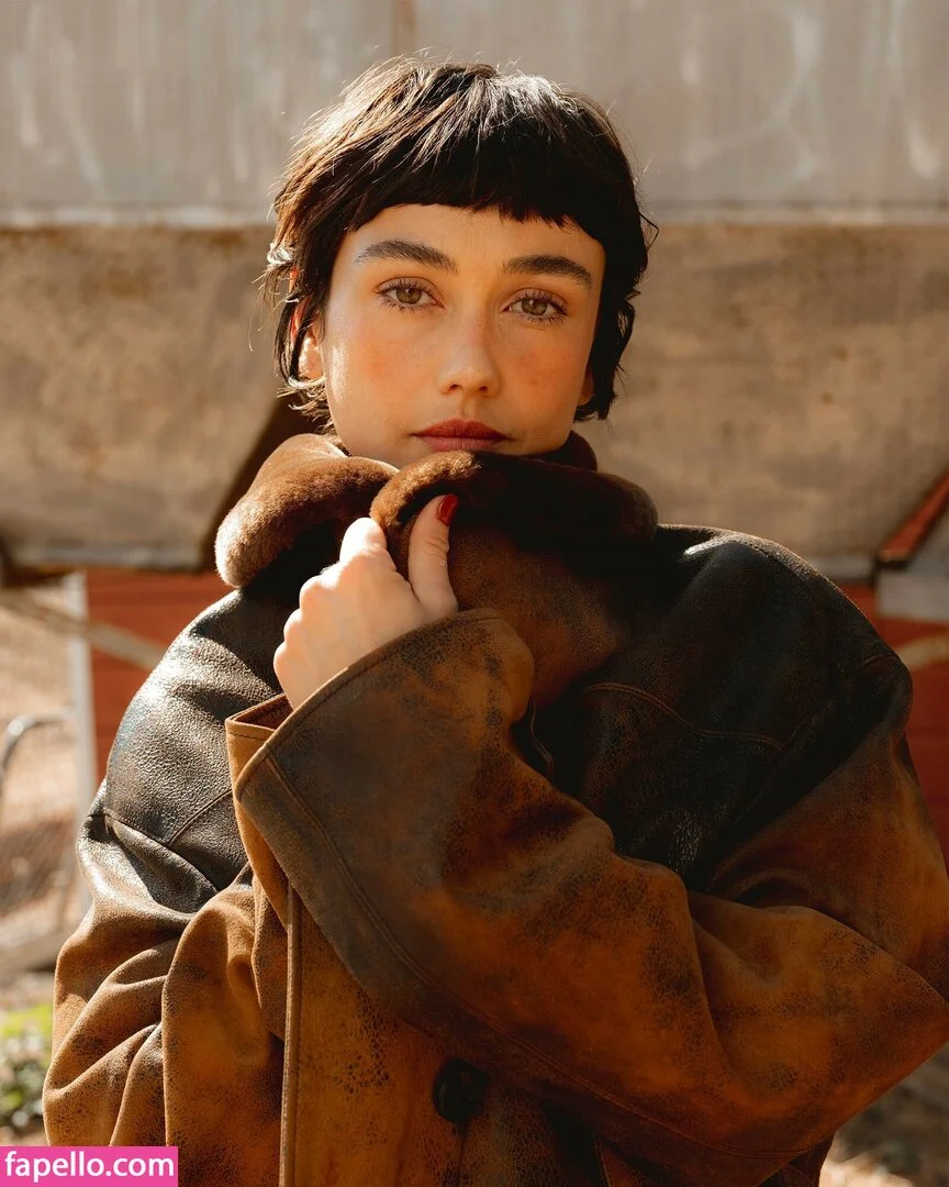 Sydney Chandler Onlyfans Photo Gallery 