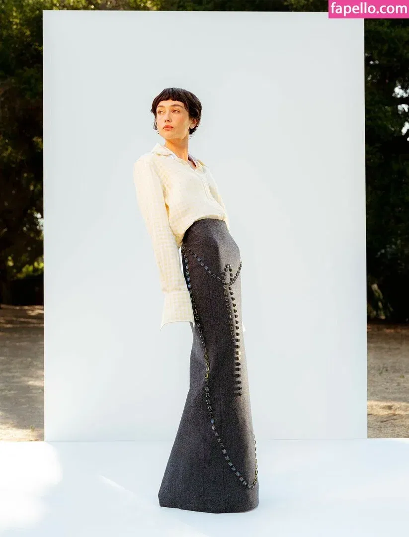 Sydney Chandler Onlyfans Photo Gallery 