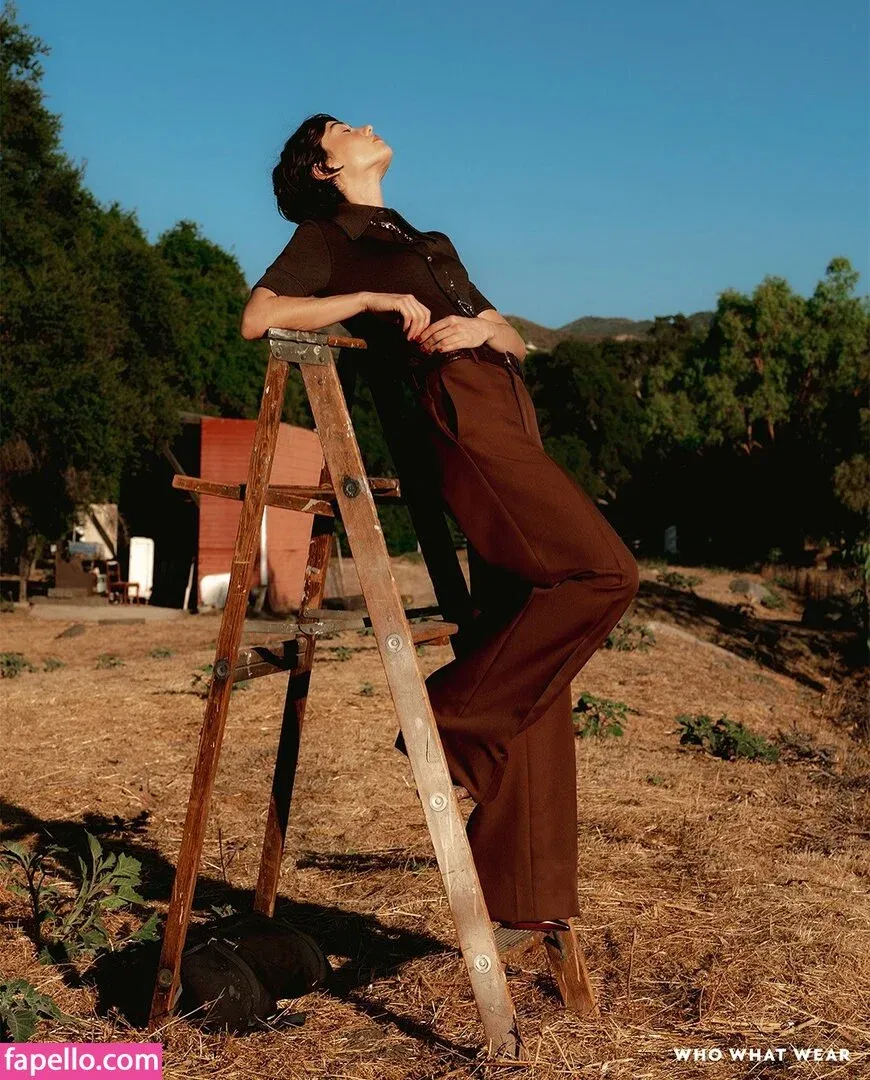 Sydney Chandler Onlyfans Photo Gallery 