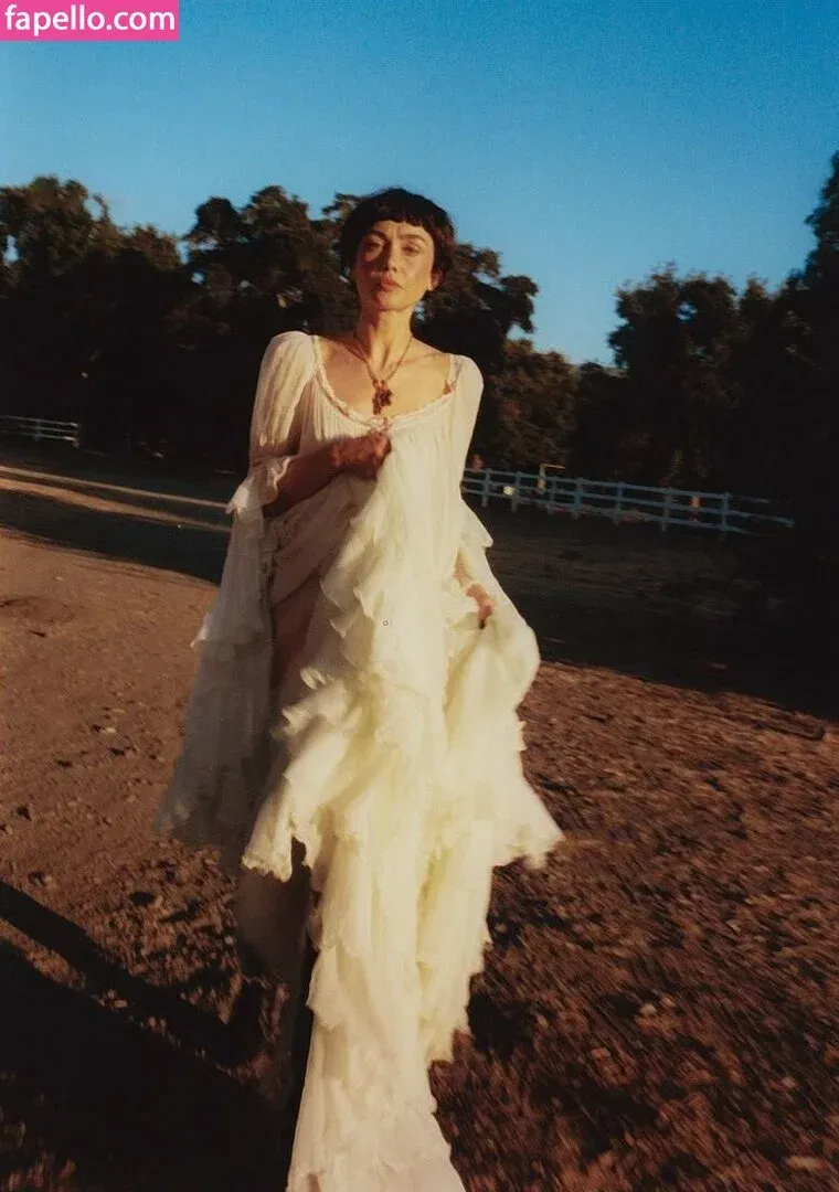 Sydney Chandler Onlyfans Photo Gallery 