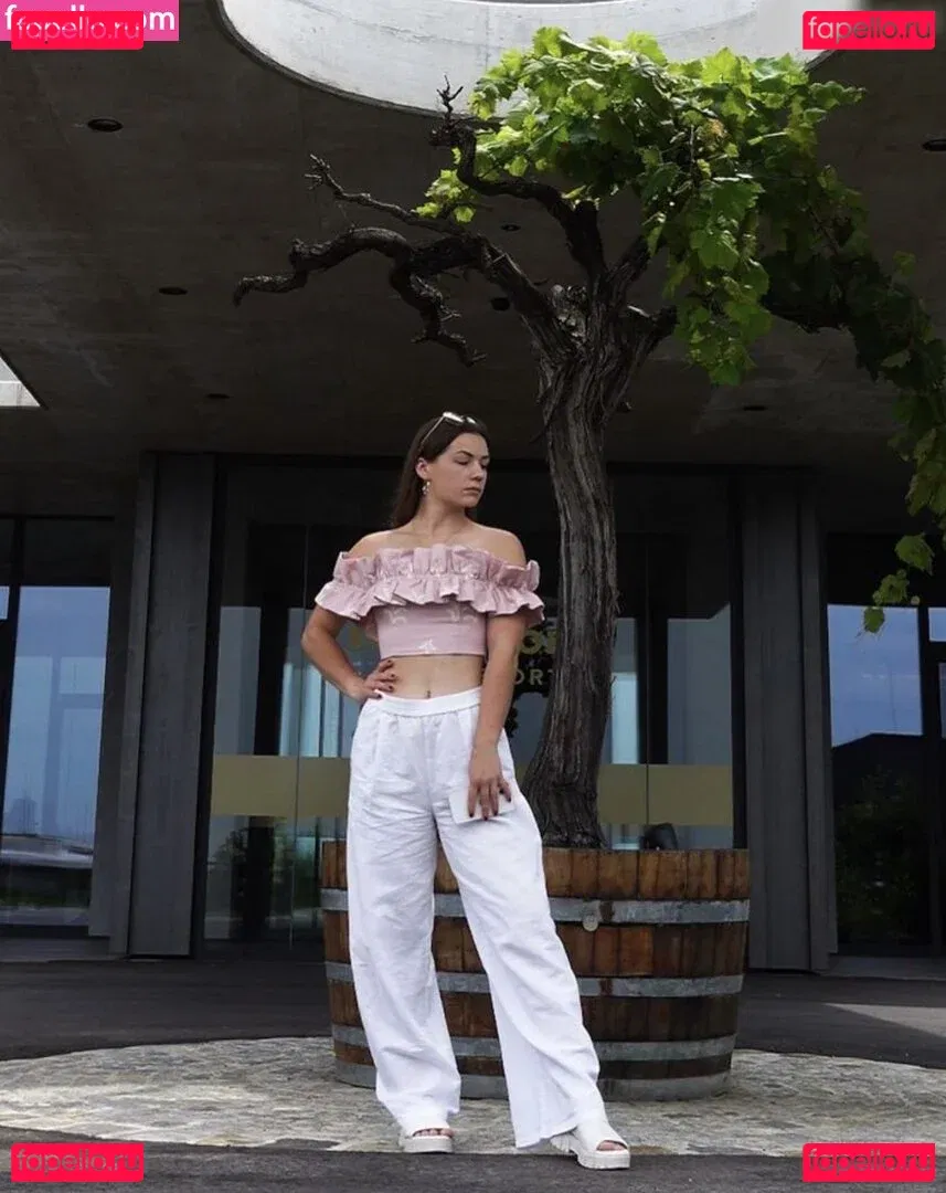 Veronica Kreidl Onlyfans Photo Gallery 