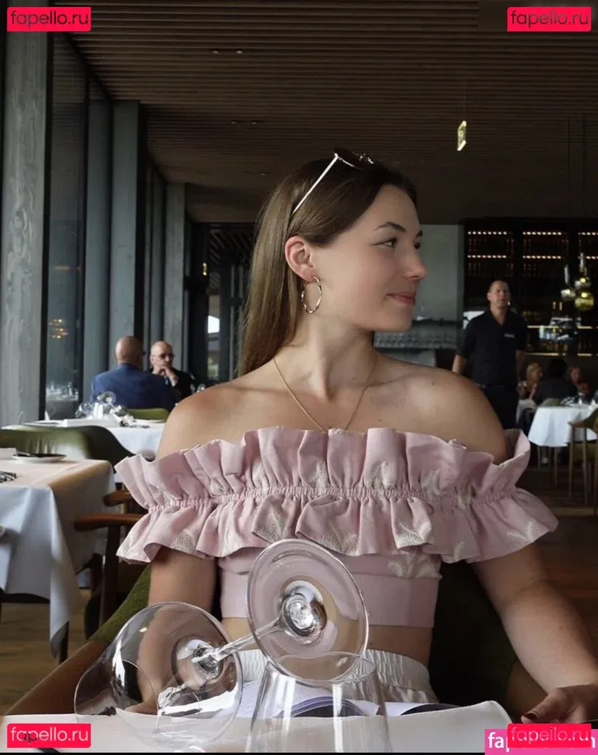 Veronica Kreidl Onlyfans Photo Gallery 