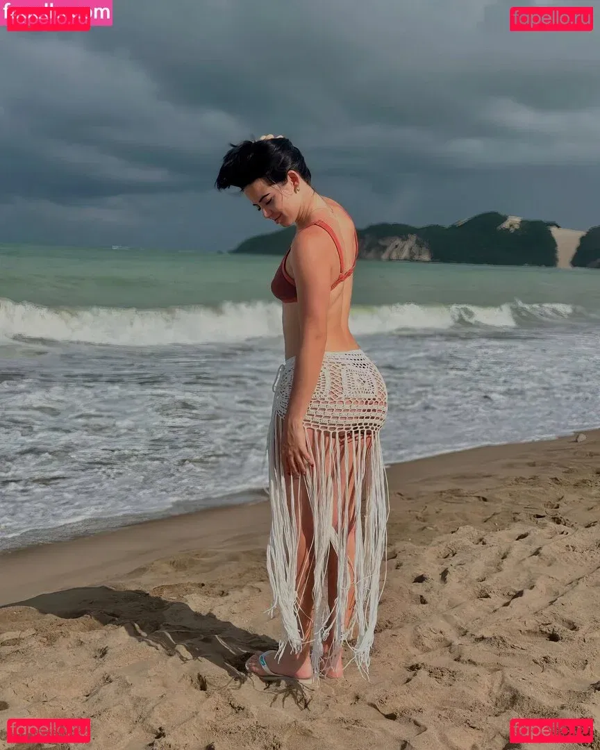 Julia Linhares Onlyfans Photo Gallery 