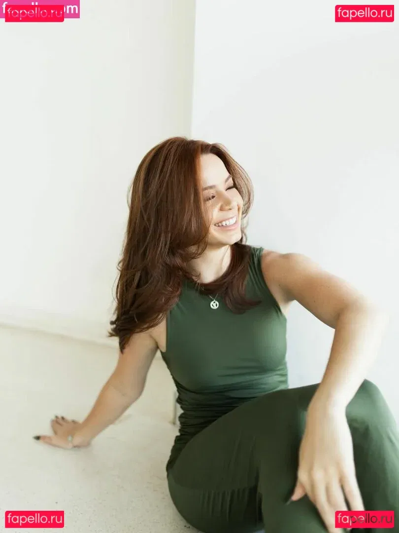 Julia Linhares Onlyfans Photo Gallery 