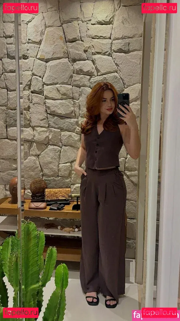 Julia Linhares Onlyfans Photo Gallery 