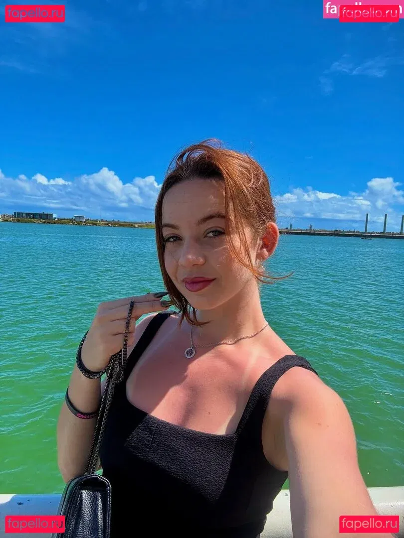 Julia Linhares Onlyfans Photo Gallery 