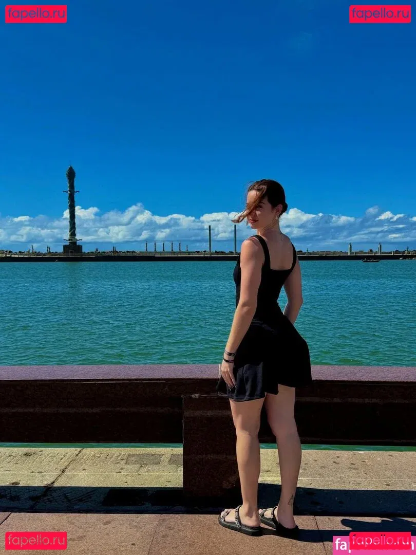 Julia Linhares Onlyfans Photo Gallery 