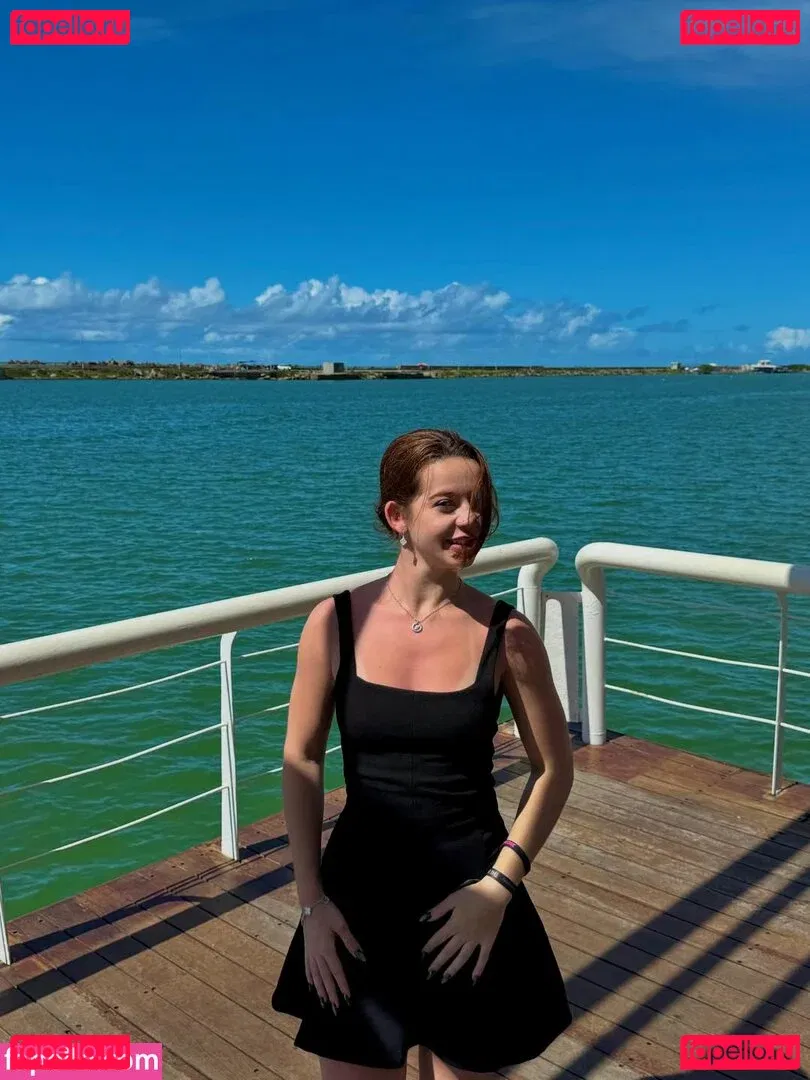 Julia Linhares Onlyfans Photo Gallery 