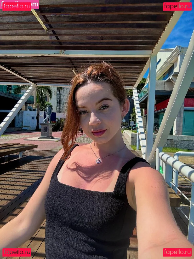 Julia Linhares Onlyfans Photo Gallery 