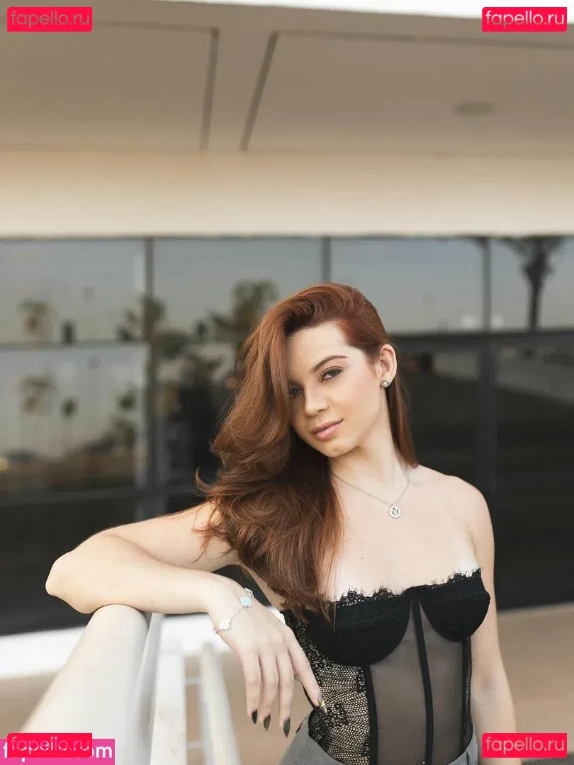 Julia Linhares Onlyfans Photo Gallery 