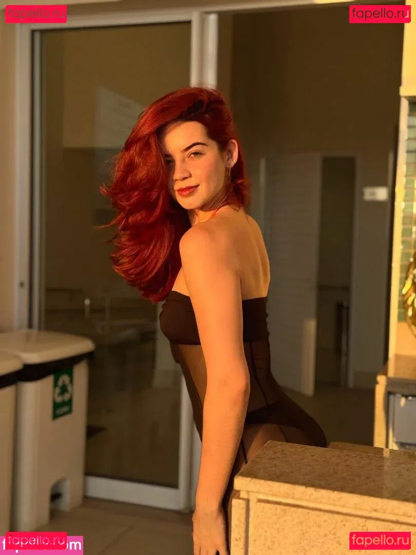 Julia Linhares Onlyfans Photo Gallery 