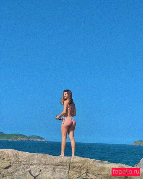 Julia Linhares Nude Onlyfans Photo 26