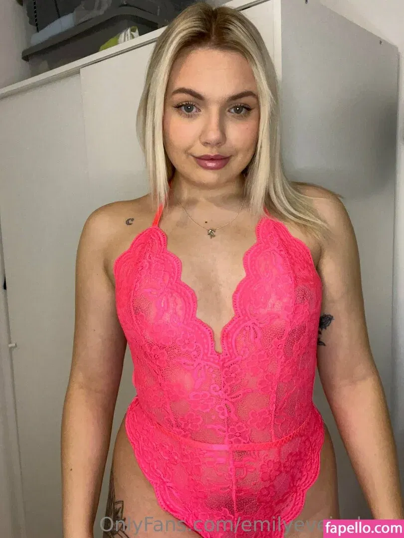 emilyevejackson Onlyfans Photo Gallery 