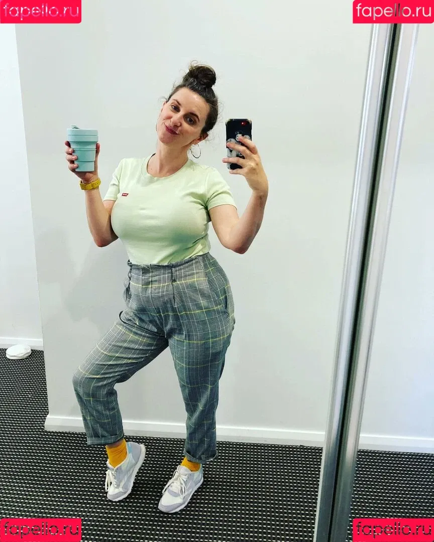 Felicity Ward Onlyfans Photo Gallery 