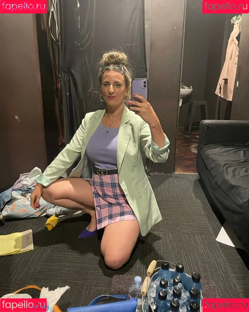 Felicity Ward Onlyfans Photo Gallery 