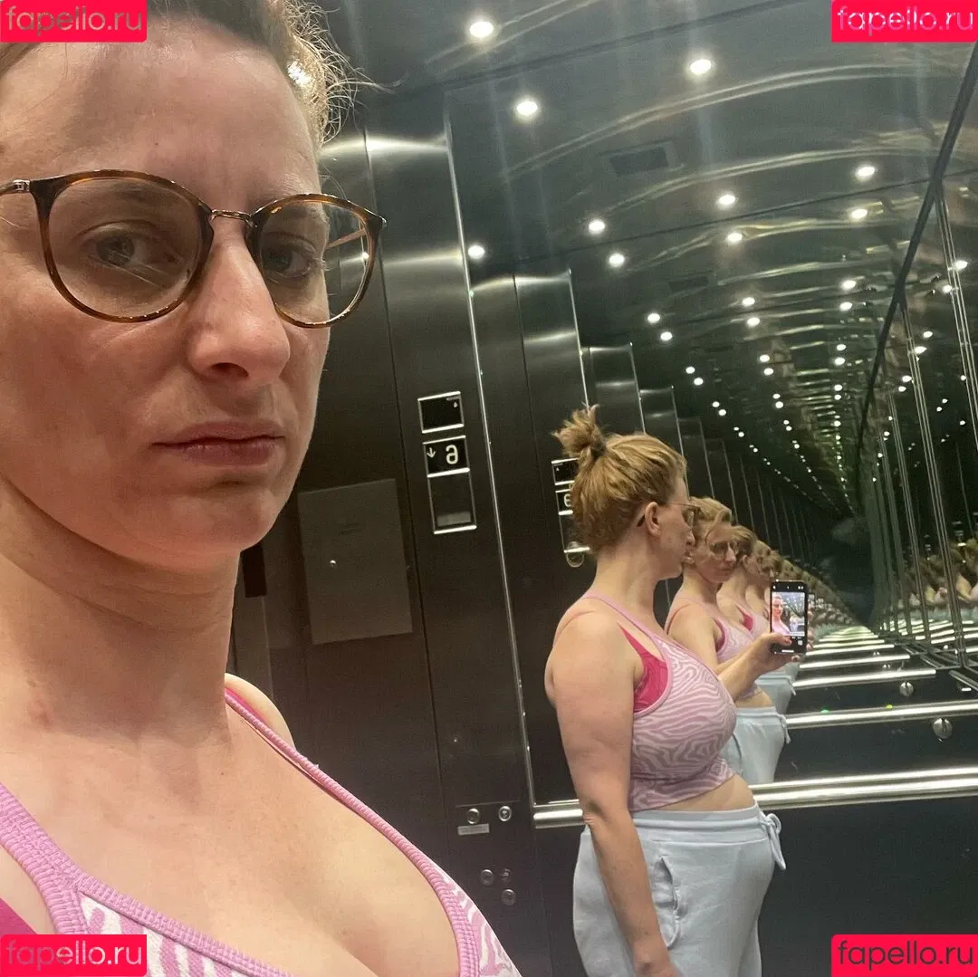 Felicity Ward Onlyfans Photo Gallery 