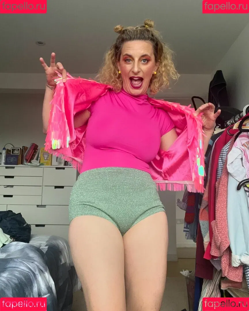 Felicity Ward Onlyfans Photo Gallery 