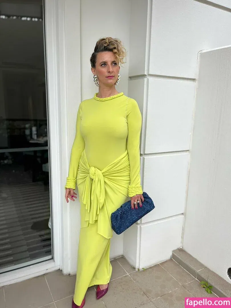 Felicity Ward Onlyfans Photo Gallery 