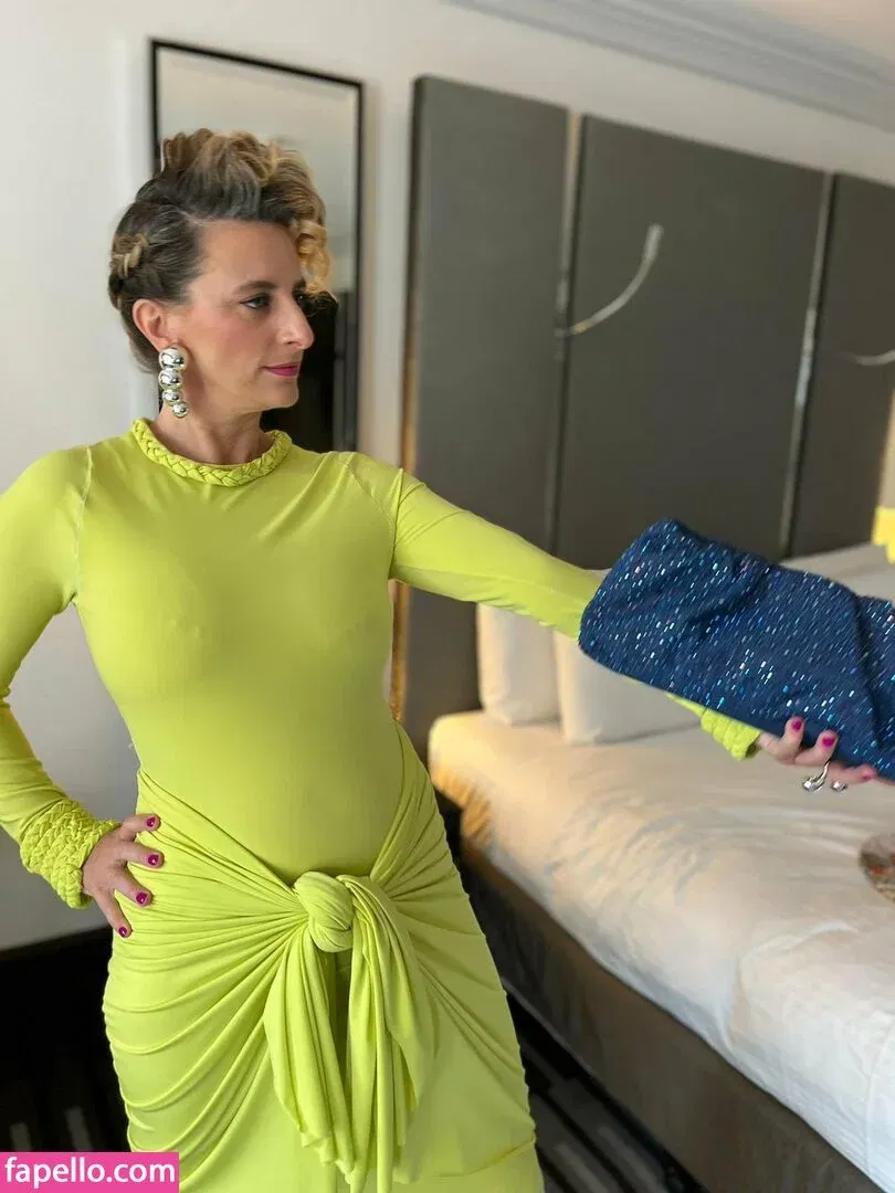 Felicity Ward Onlyfans Photo Gallery 