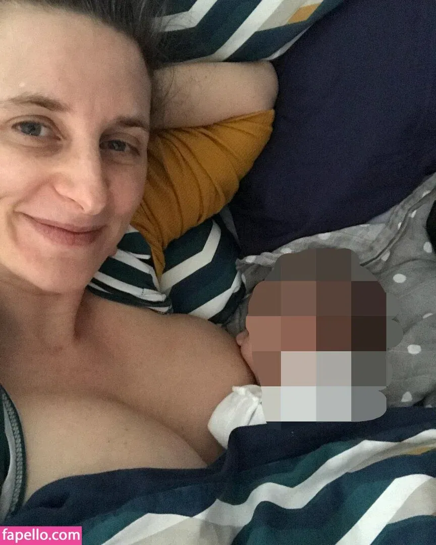 Felicity Ward Onlyfans Photo Gallery 