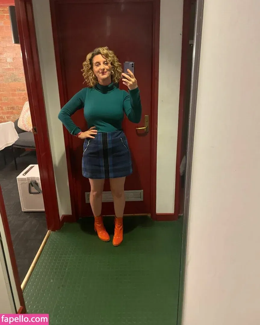 Felicity Ward Onlyfans Photo Gallery 