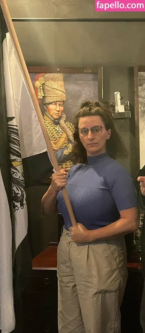 Felicity Ward Onlyfans Photo Gallery 