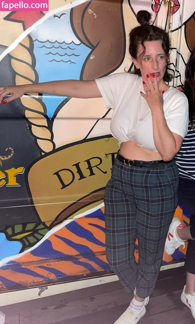 Felicity Ward Onlyfans Photo Gallery 