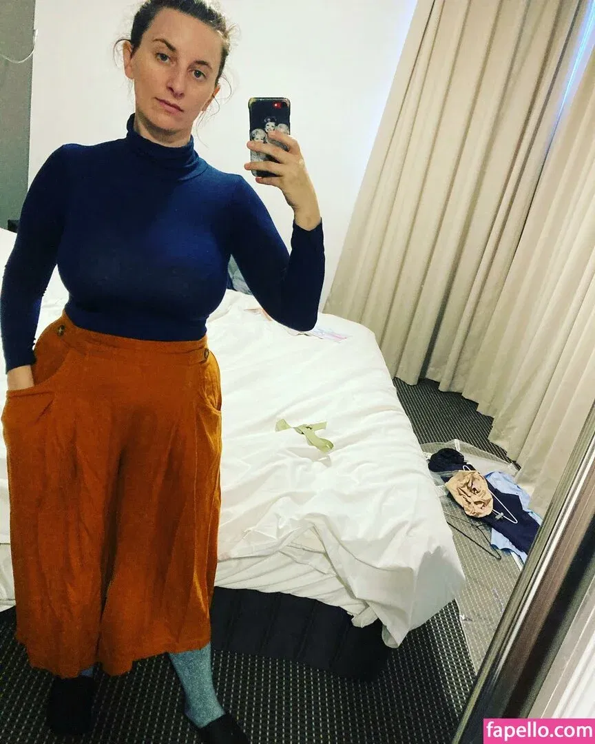 Felicity Ward Onlyfans Photo Gallery 