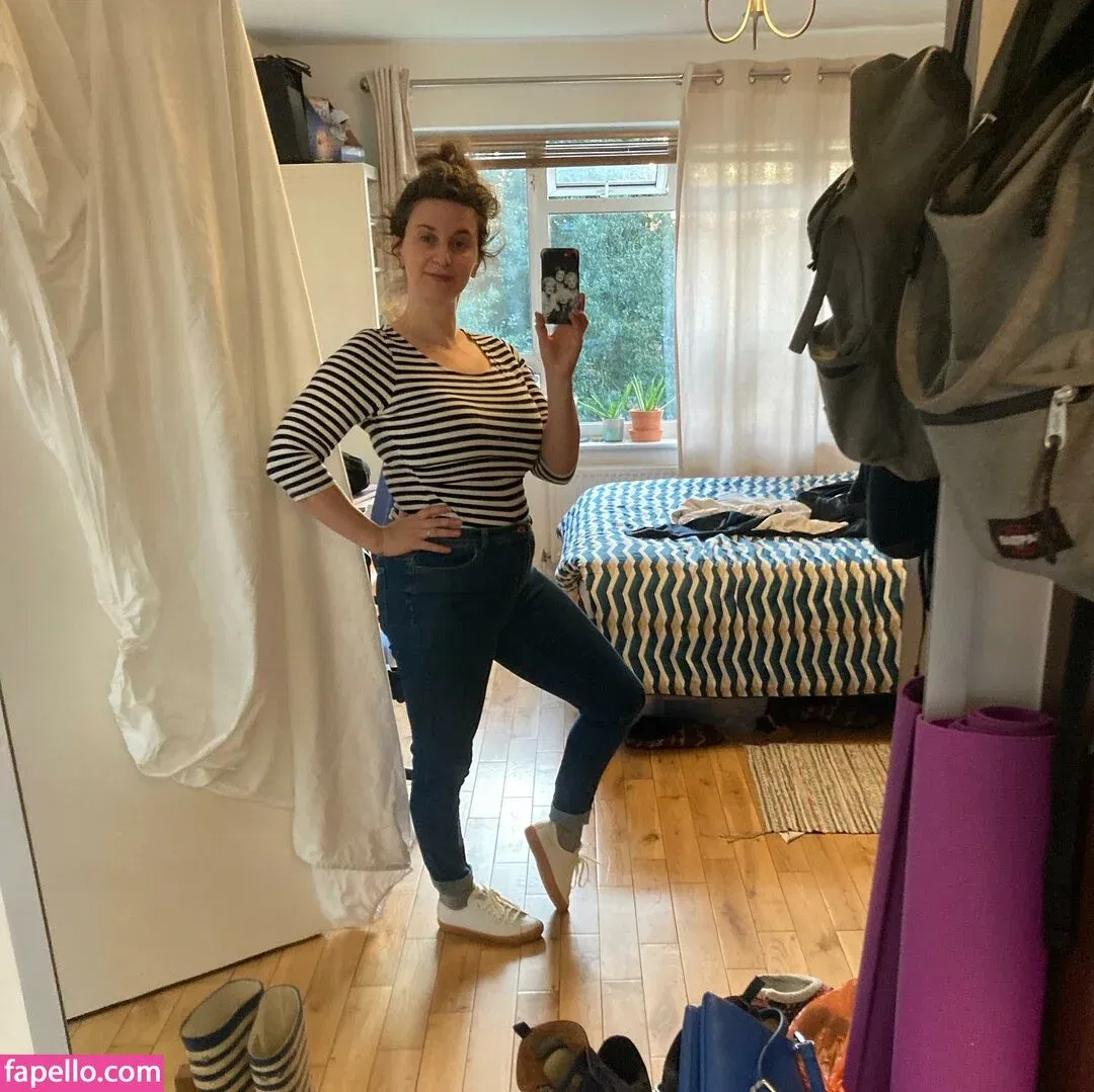 Felicity Ward Onlyfans Photo Gallery 