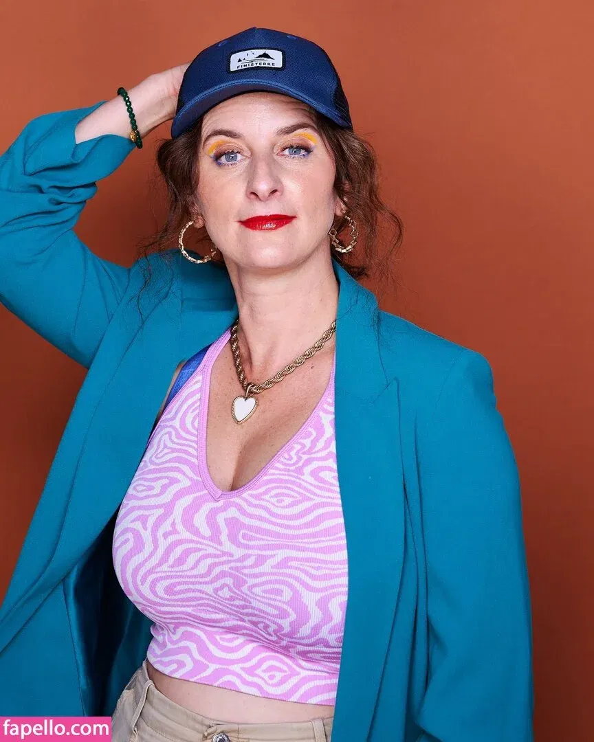 Felicity Ward Onlyfans Photo Gallery 