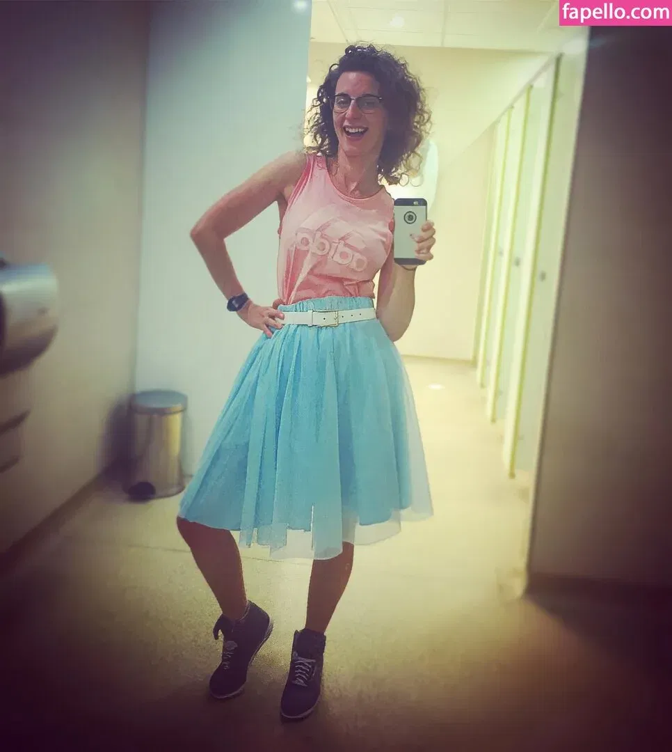 Felicity Ward Onlyfans Photo Gallery 