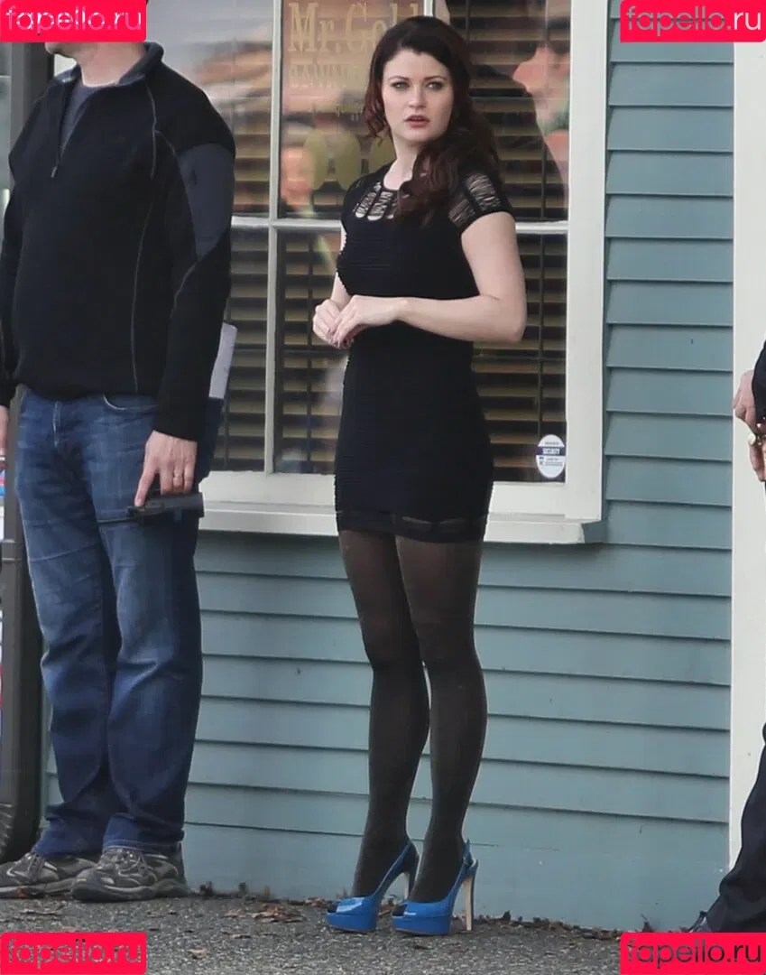 Emilie De Ravin Onlyfans Photo Gallery 