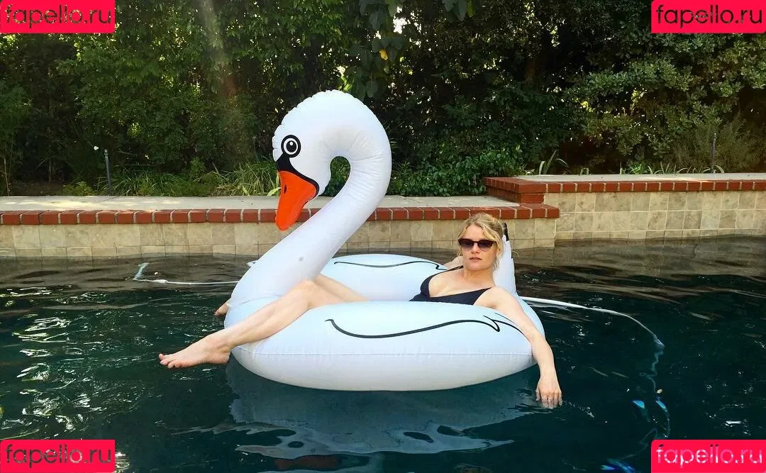 Emilie De Ravin Onlyfans Photo Gallery 
