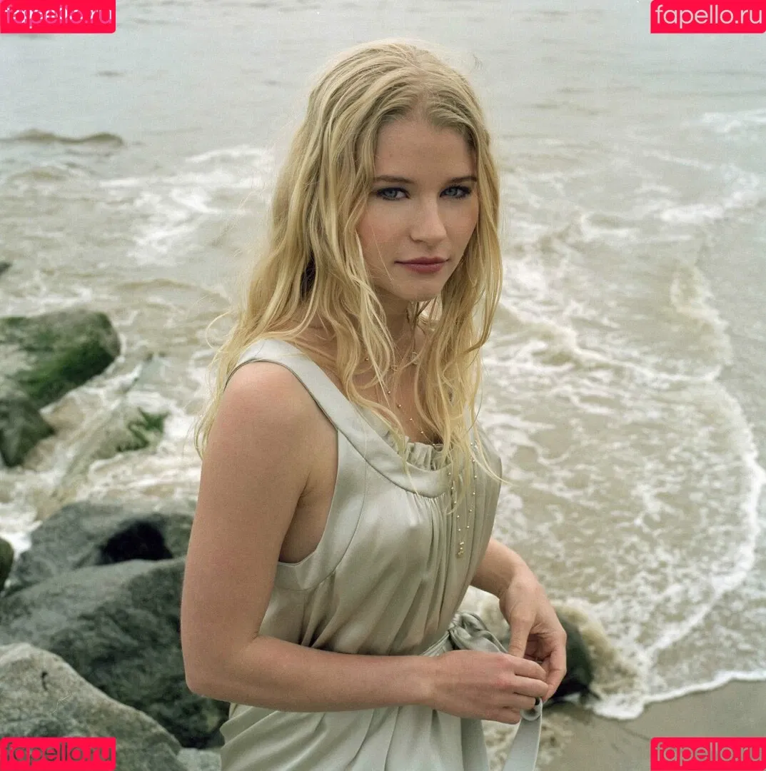 Emilie De Ravin Onlyfans Photo Gallery 