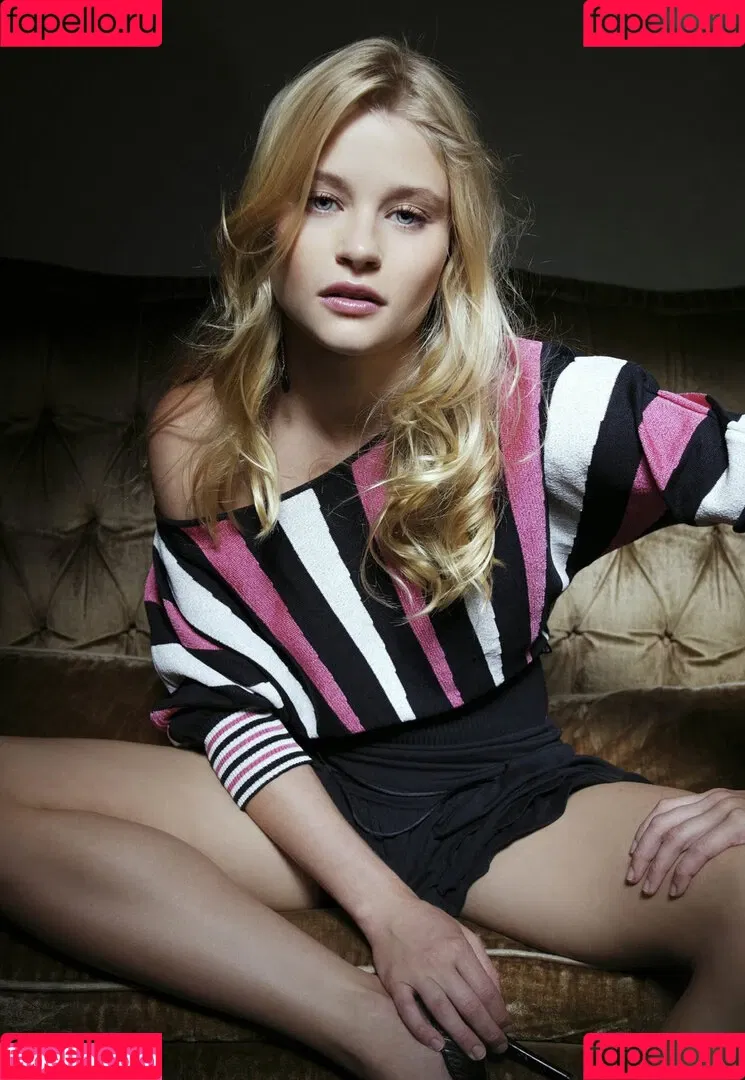 Emilie De Ravin Onlyfans Photo Gallery 