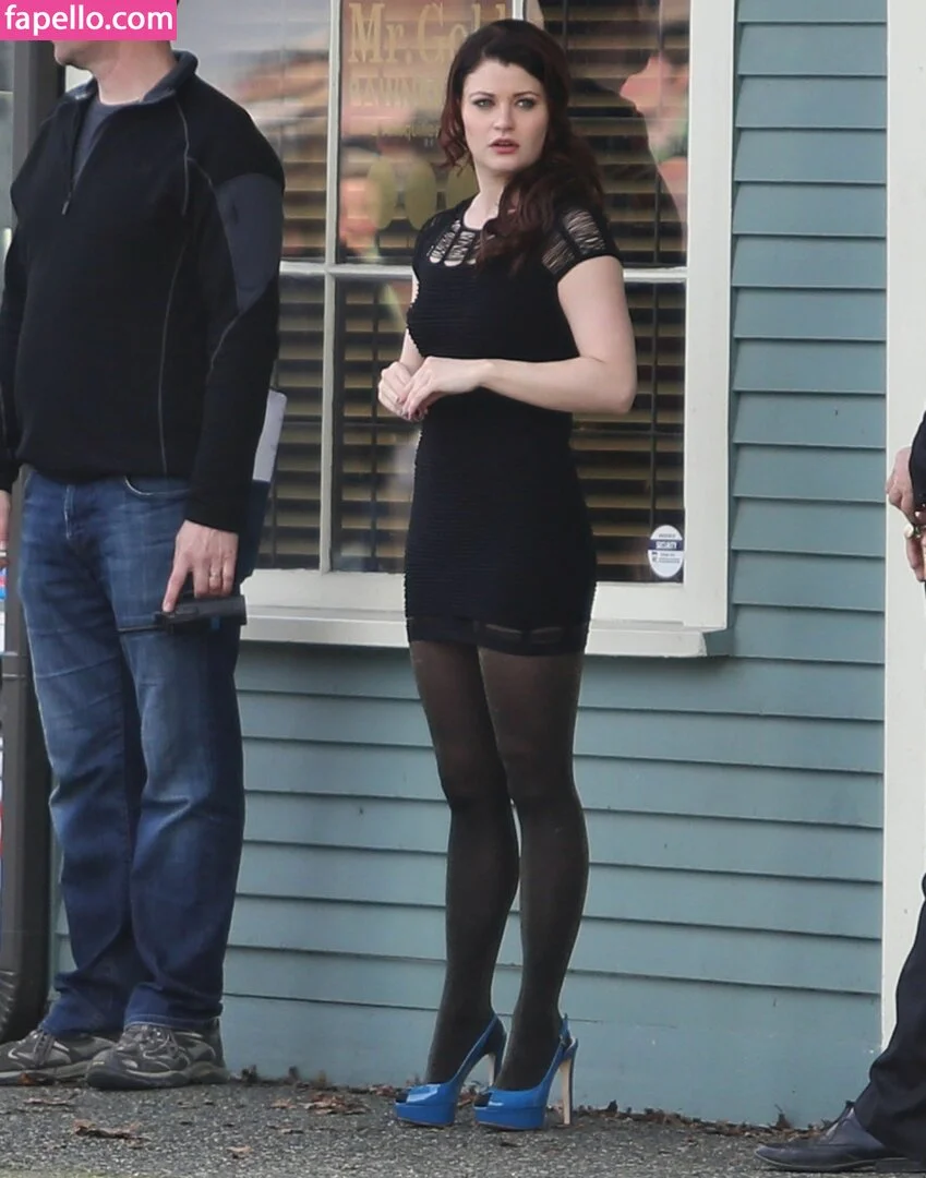 Emilie De Ravin Onlyfans Photo Gallery 