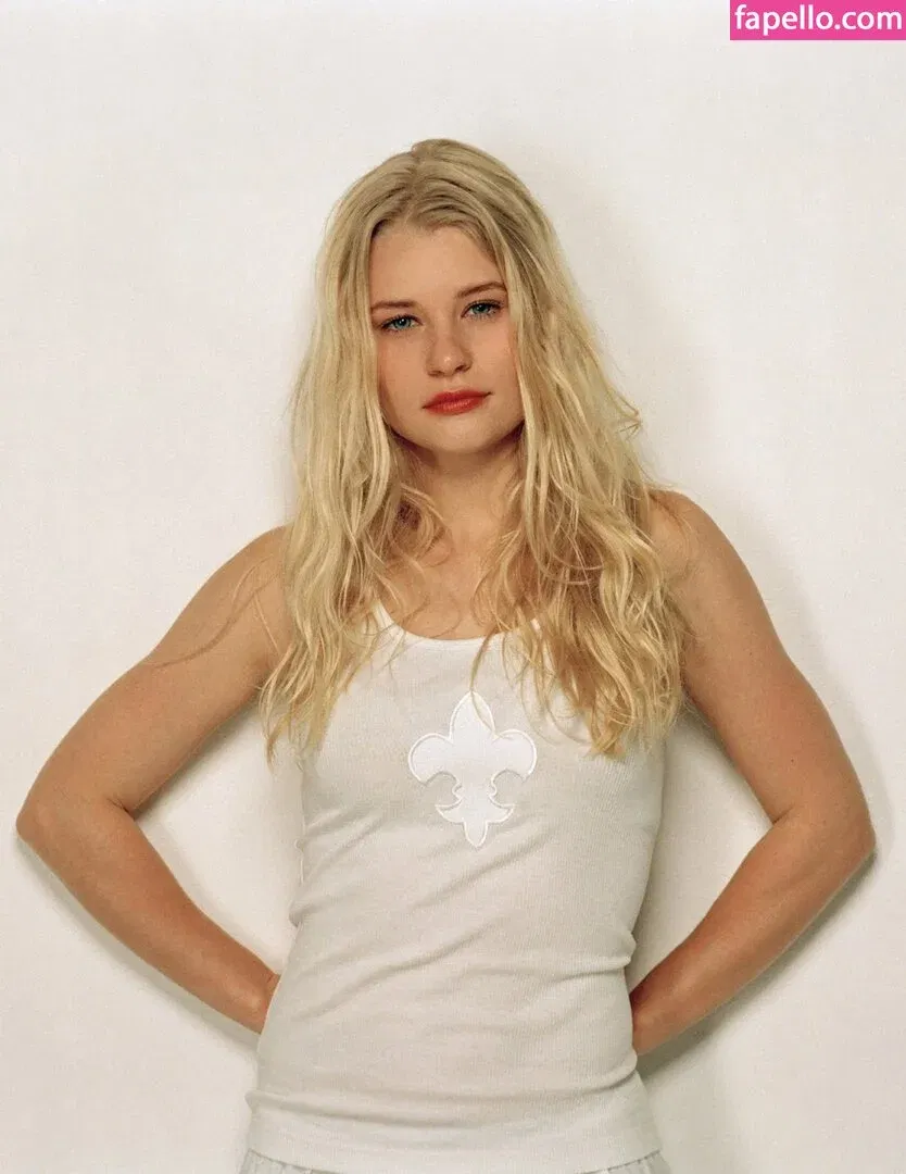 Emilie De Ravin Onlyfans Photo Gallery 
