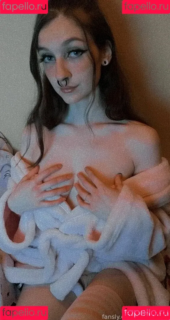 youngdolly Onlyfans Photo Gallery 