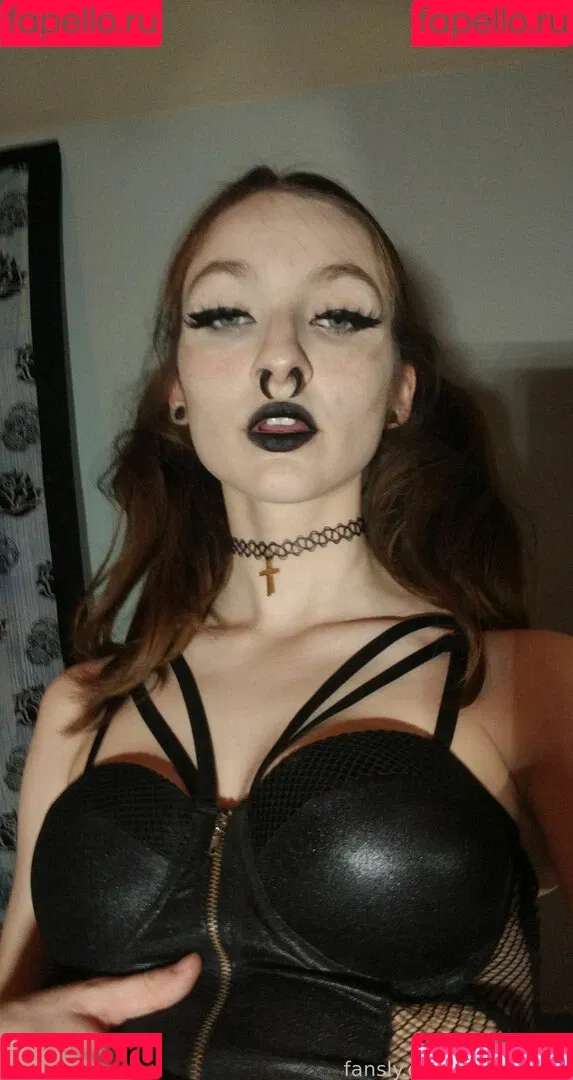youngdolly Onlyfans Photo Gallery 
