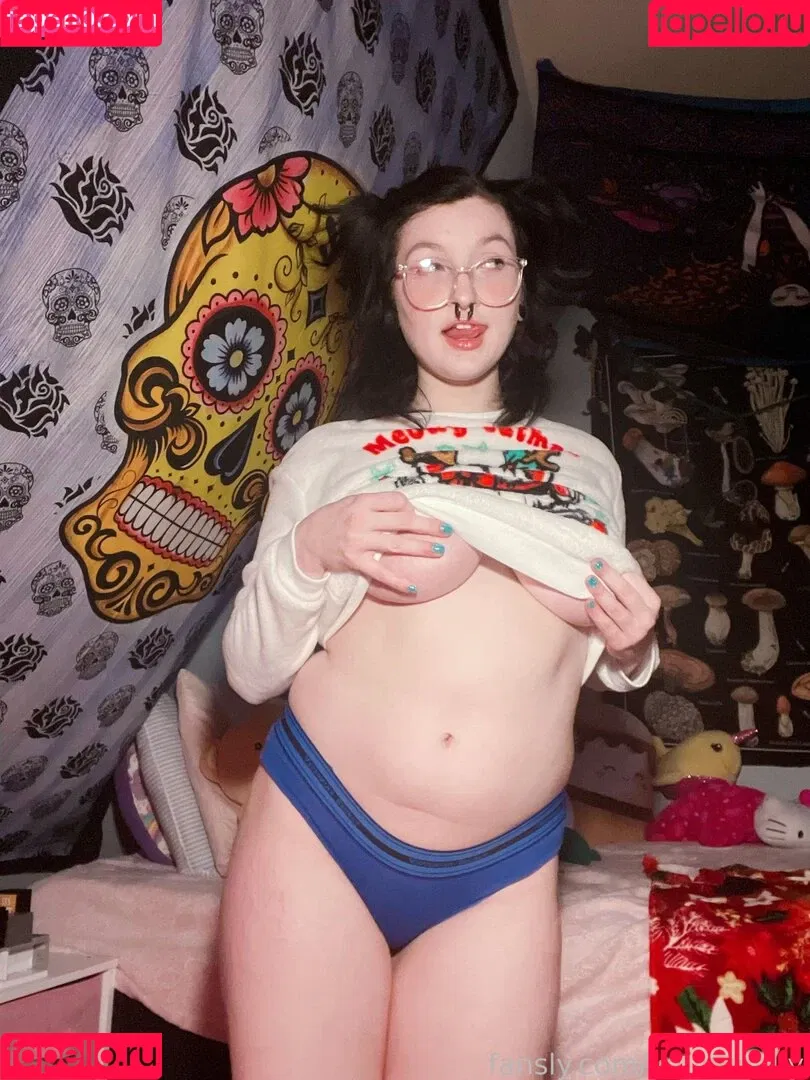 youngdolly Onlyfans Photo Gallery 