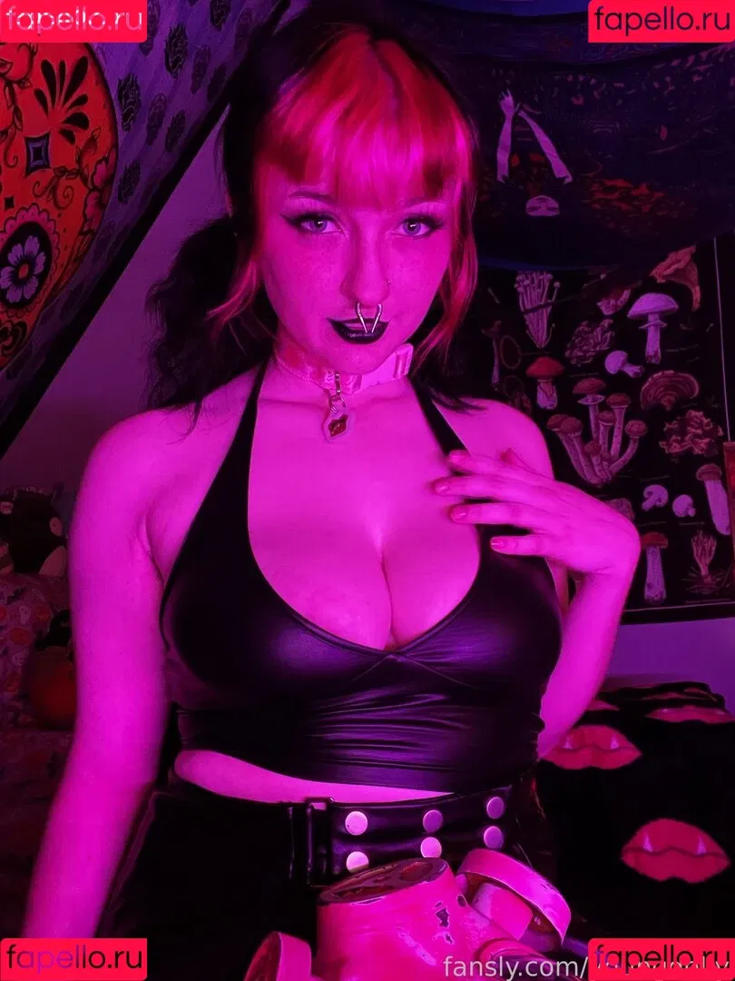 youngdolly Onlyfans Photo Gallery 