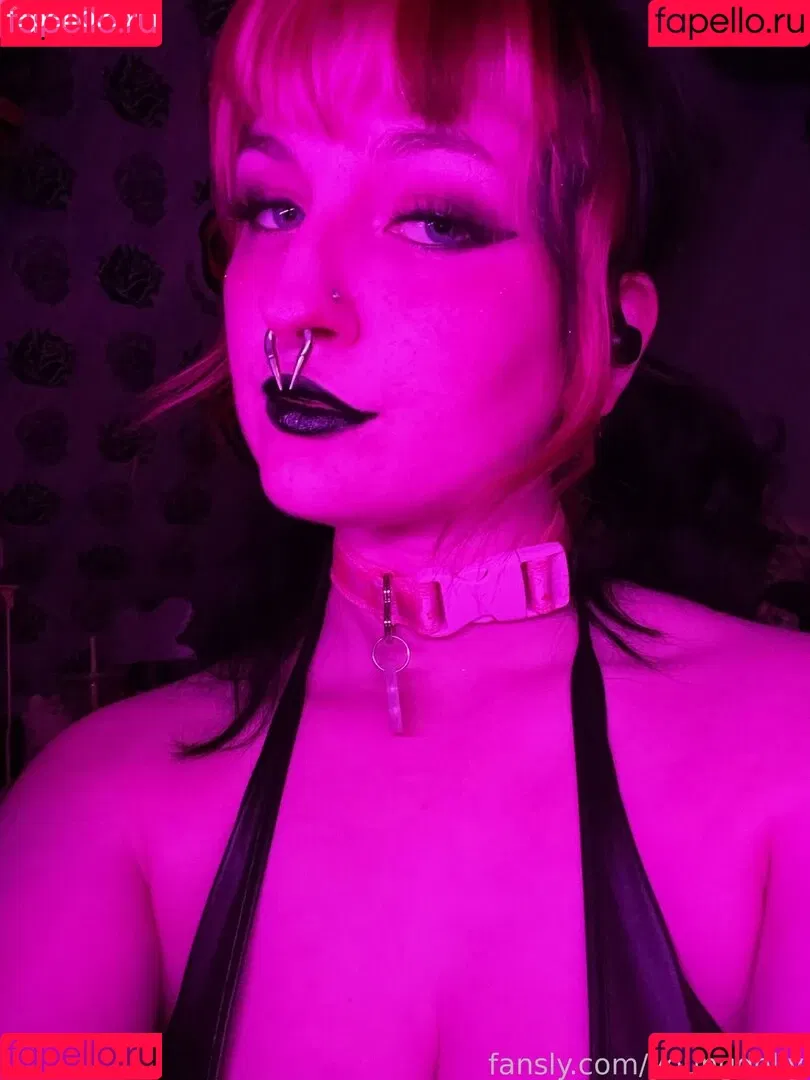 youngdolly Onlyfans Photo Gallery 